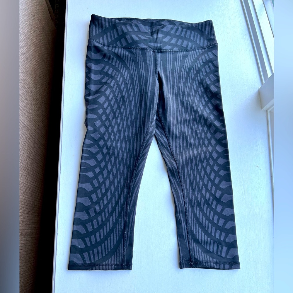 ALO Yoga Pants Capri Compression